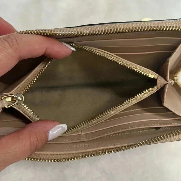 Chloe alphabet long leather wallet - Picture 8 of 12